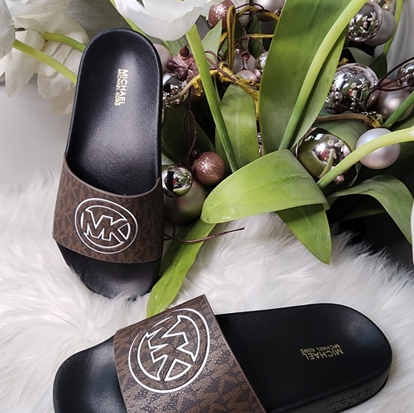 Michael Kors Women's Slides brand new - Picture 6 of 7